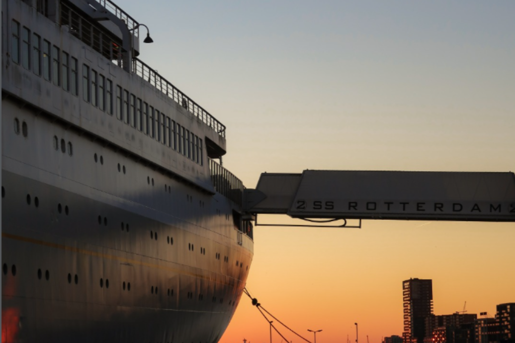 SS Rotterdam Detail